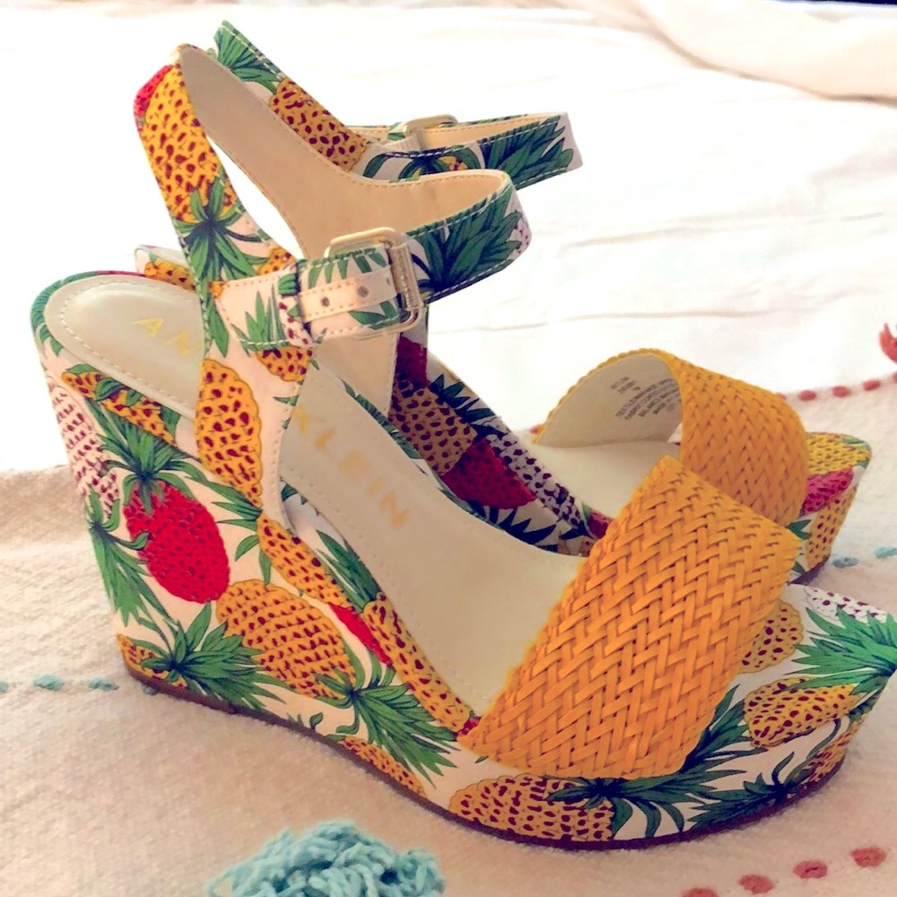 Anne Klein Pineapple Wedges Sz 7